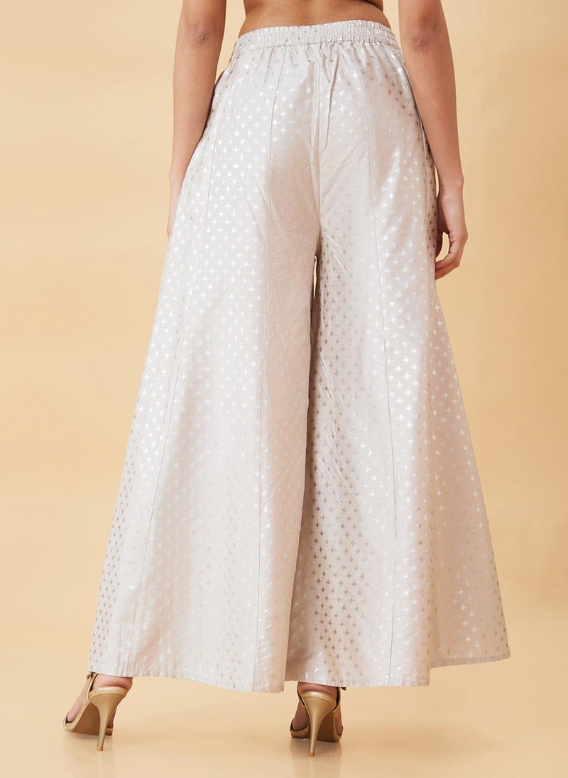 جلو باص جلوبس نسائي فضي مطبوع بالرقائق بالازو عرقي واسع - Image 4